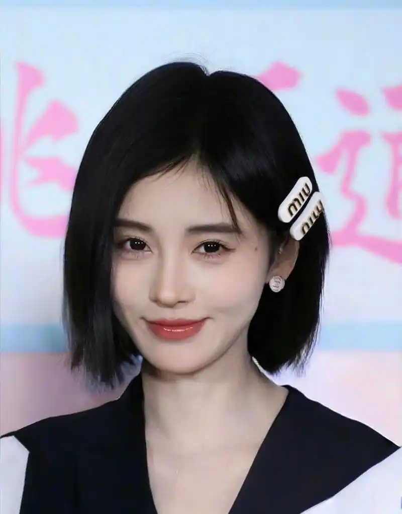 短发的鞠婧祎和长发的鞠婧祎,你们觉得哪个更好看?