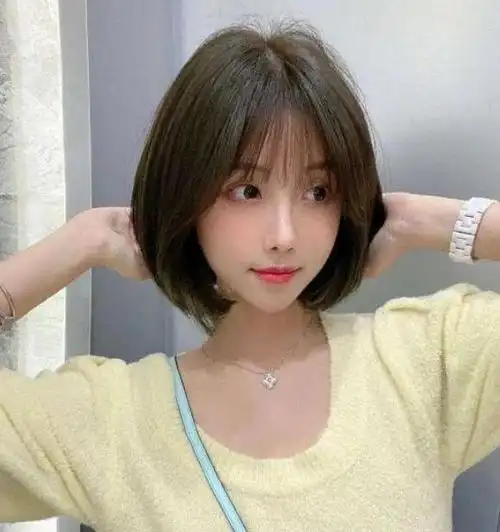 羊毛卷属于传统小卷发型中的一种经典之作,时髦感十足,又非常洋气.