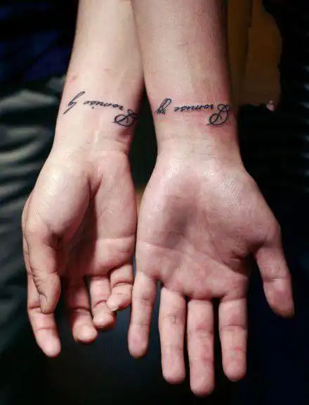 情侣手腕漂亮清新的英文纹身