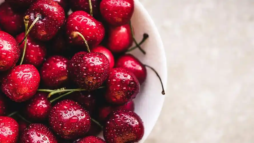 壁纸 美味的樱桃,水滴,新鲜水果 3840x2160 uhd 4k 高清壁纸, 图片