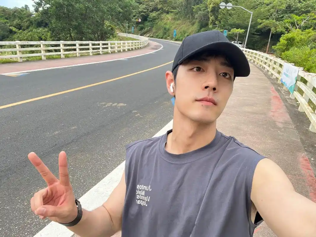 肖战 生活照,肖战平时吃什么 #明星生图大赏