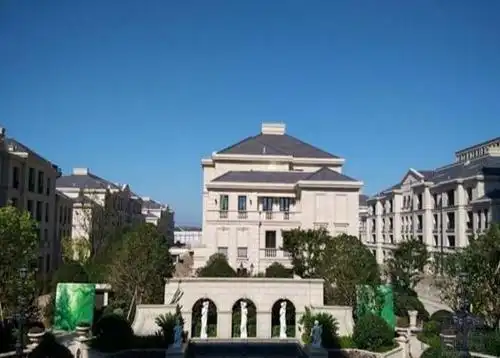 东方鸿璟:公寓,大平层,洋房,别墅在售,均价29000-40000元/㎡