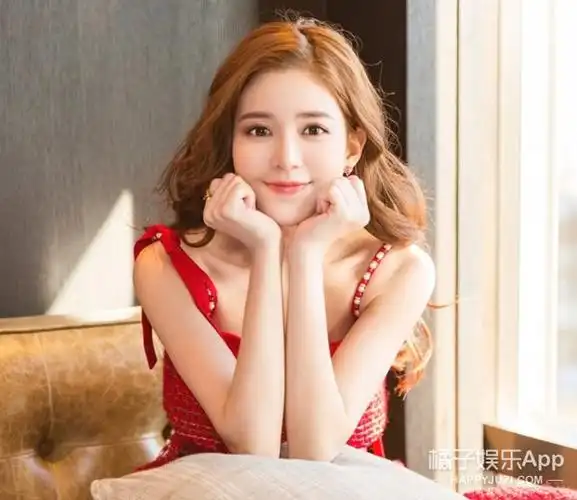 汤子嘉女友温心背景起底 曾被黄晓明骂炒作整容黑历史被扒(5)