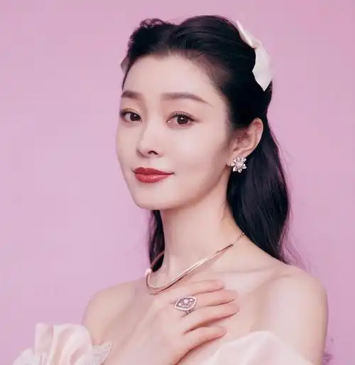 宋轶,一个饱经情感波折的女演员,或许你并不熟悉她,但你一定看过她演