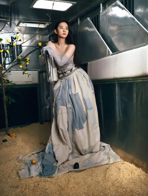 刘亦菲elle金九封面