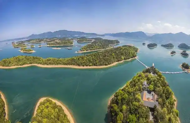 庐山西海是中国著名的旅游胜地,这里有着丰富的自然资源和美食文