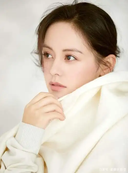 王力可清纯写真曝光《天堂的张望》获"红枫叶奖"最佳女配角