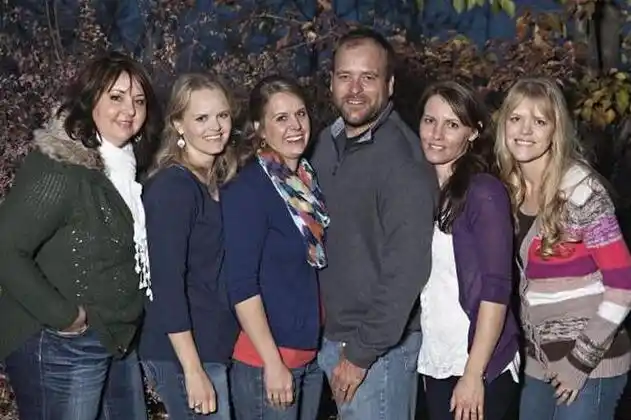 盘点全球一夫多妻:巴基斯坦70岁老司机娶6妻育54子每月靠3000元养活