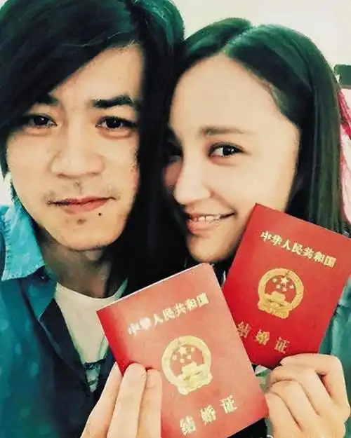 三年结婚两次,被大11岁前夫说"恶心",却被袁弘宠成了公主