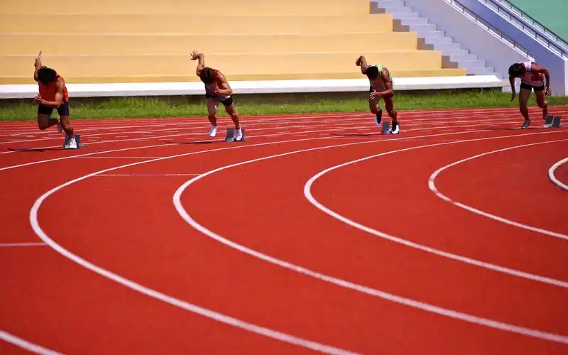 田径赛道上的一景,高清图片,电脑桌面-壁纸族
