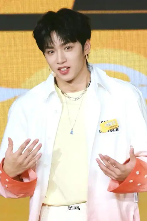 青年演员刘耀文