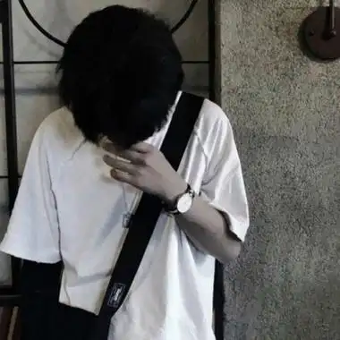 男生失落低头的头像合集 男生低头伤感图片 - 男生头像 - 潮人个性网