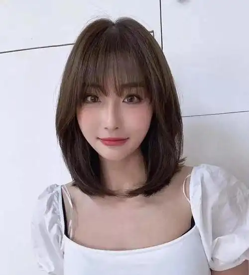 短发女孩们的出现那么就有人适合短发有人适合长发剪发是会让人上瘾的