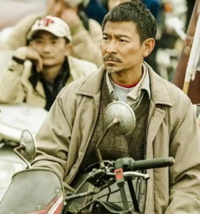 在《失孤》的拍摄现场,刘德华做了一件令人铭记的事.