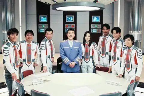 胜利队全员除了这些,《迪迦奥特曼》还获得了"日本星云奖",这可是日本