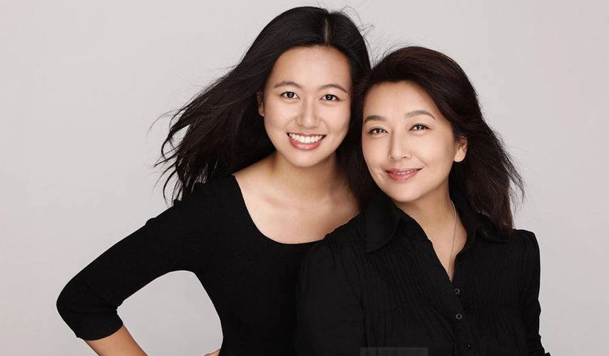 与高曙光闪婚和靳东姐弟恋大众情人江珊究竟有啥魅力