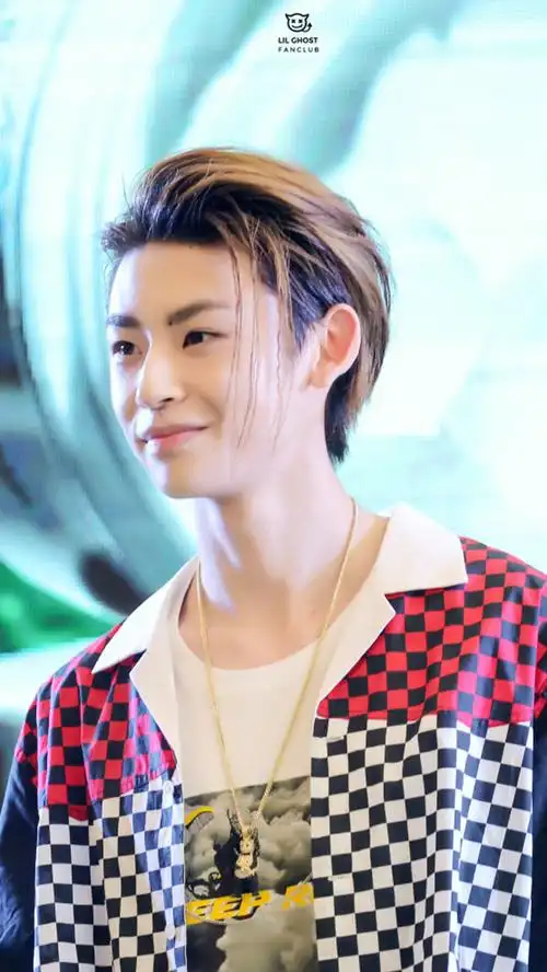 小鬼王琳凯手机壁纸图片 你要的青春酷帅rapper