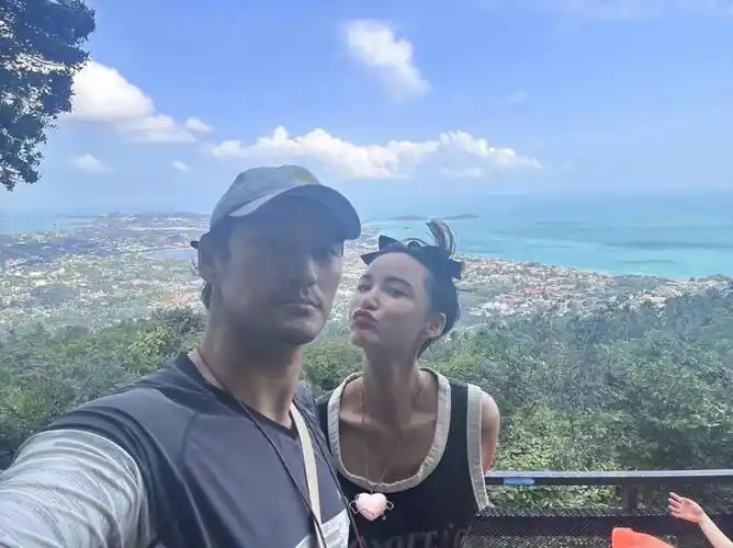 张歆艺和袁弘于2016年结婚,2019年情人节公开产子喜讯,组成幸福三口之