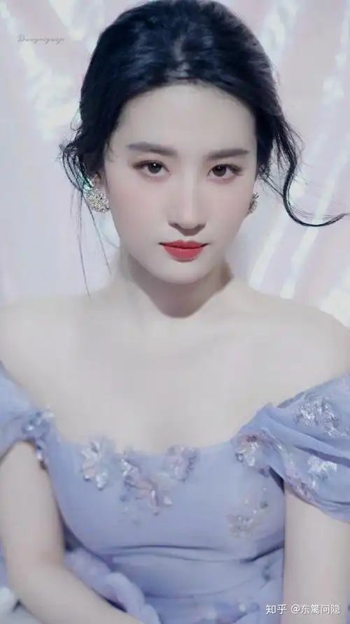 如何评价刘亦菲2020微博之夜的造型和搭配