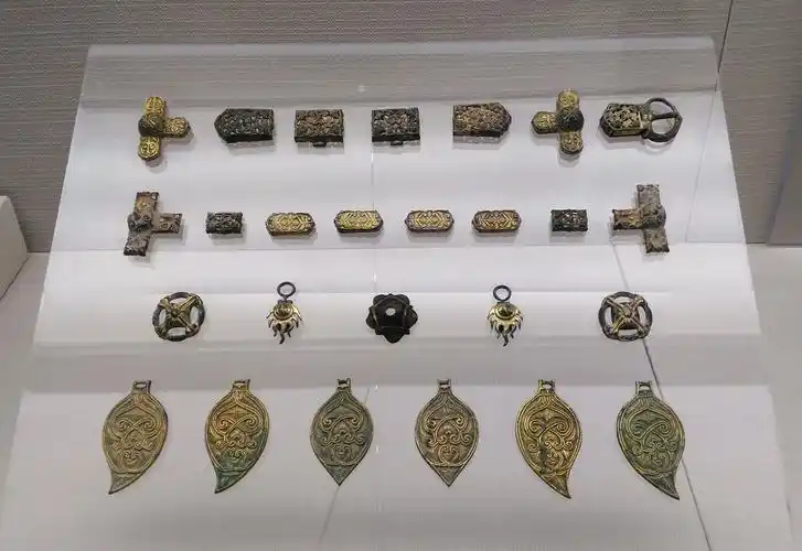 参观赤峰博物馆