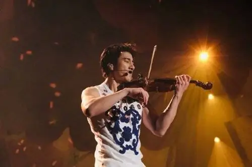 王力宏帮粉丝求婚,超级大暖男