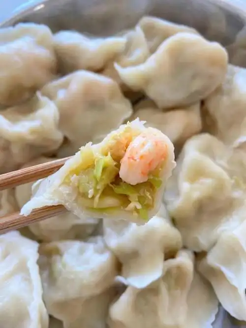 西葫芦鸡蛋虾仁饺子