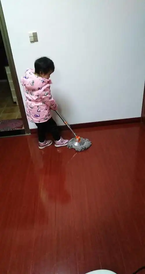 其它 我长大了 在爸爸,妈妈的眼里,孩子们也懂得了许多,能干了许多.