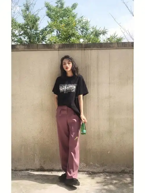 衣服91一整个温柔～这条温柔的豆沙色系西装裤07搭配老爹鞋和黑色