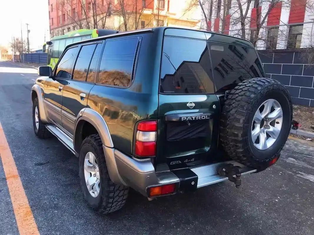 02年尼桑途乐y61,全车原版无事故,基本原车漆,四驱好用,底盘无异响