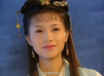 徐静蕾当年在《财神传奇》里的造型真心美,只截了一张,视频不清晰