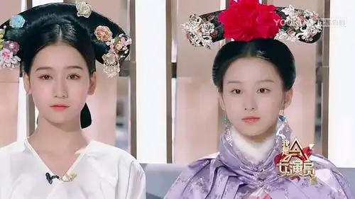 当年穿越剧当红题材一样的清宫剧不少,最值得对比的就是《宫》和