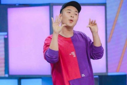 快乐大本营里面吴昕和杜海涛谁主持的好?