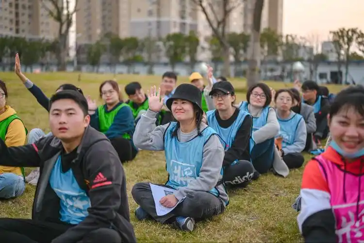 盐都农行"青年精英团建拓展活动"圆满成功