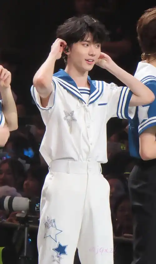 马嘉祺叁重楼暨出道四周年演唱会