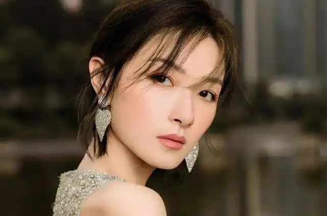 就连姐姐们都知道,跟万茜一个队赢的可能性就大,于是万茜的镜头非常多