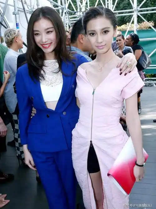 女明星的气质太重要了,一合照就暴露,再美没气质也被衬得像丫鬟