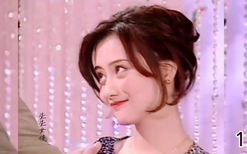 【陈德容】一帘幽梦紫菱的36套服饰,没想到那时的衣服这么好看_哔哩