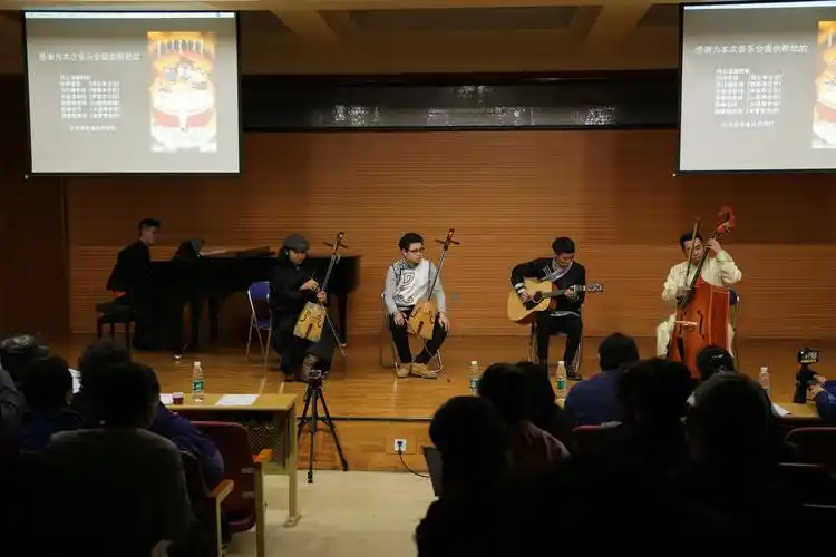 本场音乐会那日苏老师的5名学子为观众带来了13个优秀的音乐作品,有