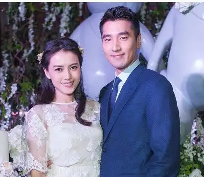 刘恺威老婆,霍建华老婆,黄晓明老婆,都输给了他的老婆