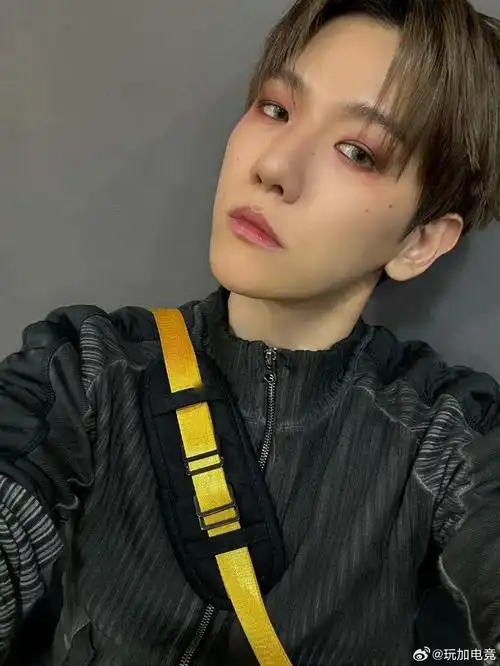 边伯贤ins更新:伊泽瑞尔__财经头条