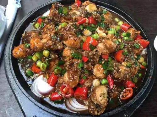 菜海鲜大排档(厦大店)-"在富万邦靠近海边的角落里,巷子口有小招牌