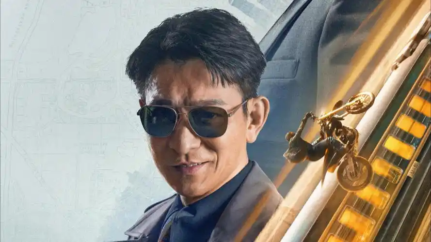 刘德华《莫斯科行动》线下扫楼,人山人海排面十足