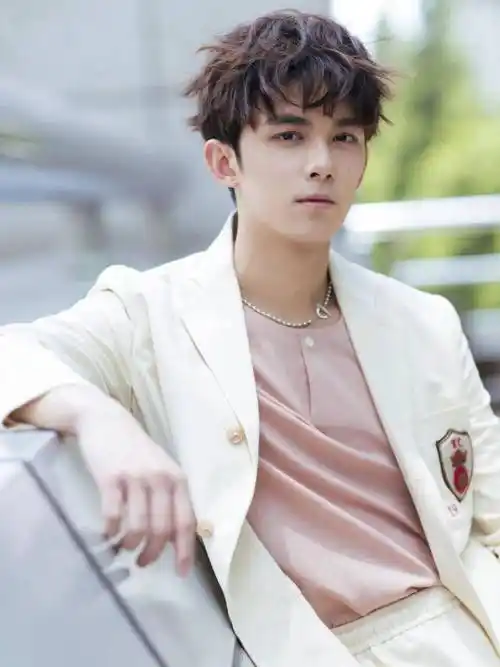 明星策划翻车大赏,真是丑的千奇百怪_吴磊_照片_品牌