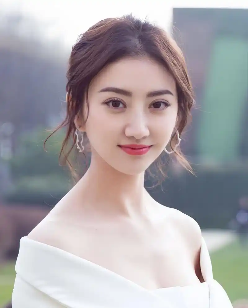 张继科景甜事件:为世人敲响警钟别让"私密照片"害人又害已!