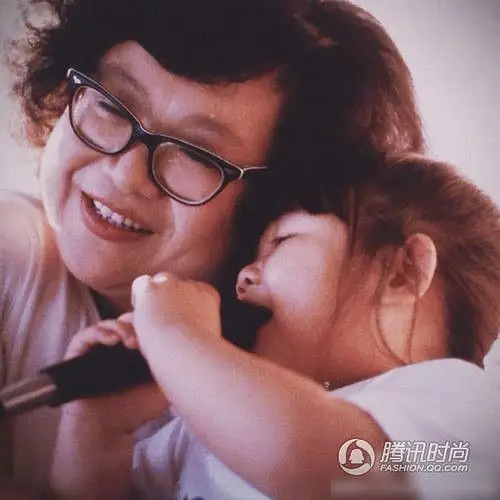 angelababy父母照片曝光到底整容了没?揭明星真面目