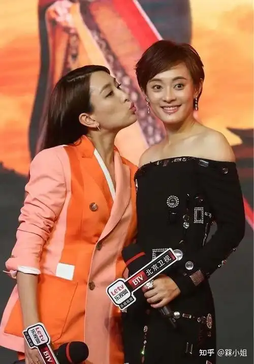 如何评价蒋勤勤和孙俪的颜值