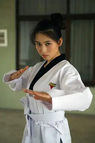 《醒来》为爱献初吻 宁丹琳伤痕累累迎杀青(图)