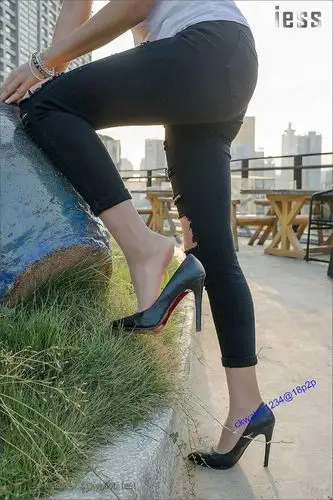 03 [iess]异思趣向 女主播sasa 超薄肉丝 [60p]        [rosi写真集