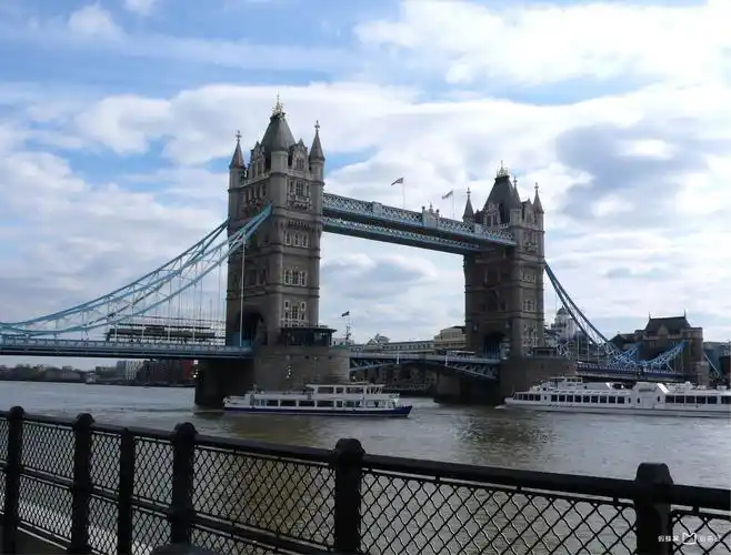 tower bridge