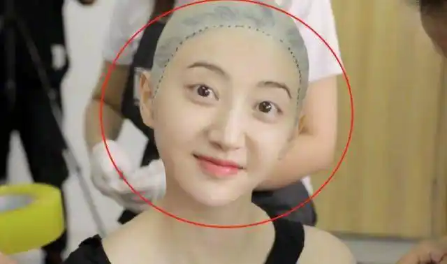 景甜不愧是"人间富贵花",素颜照彻底让人惊艳,少女感十足!